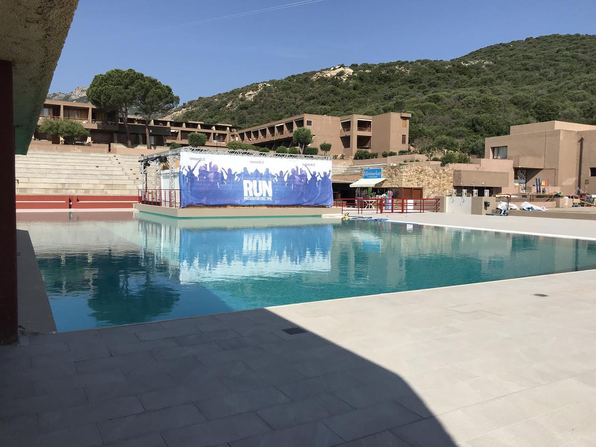 Centro Vacanze Cugnana Verde Portisco Extérieur photo